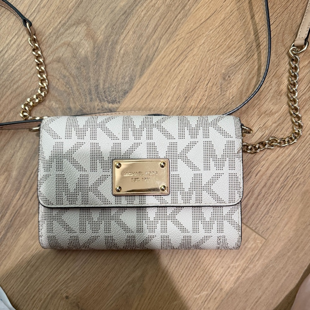 Michael Kors crossbody purse